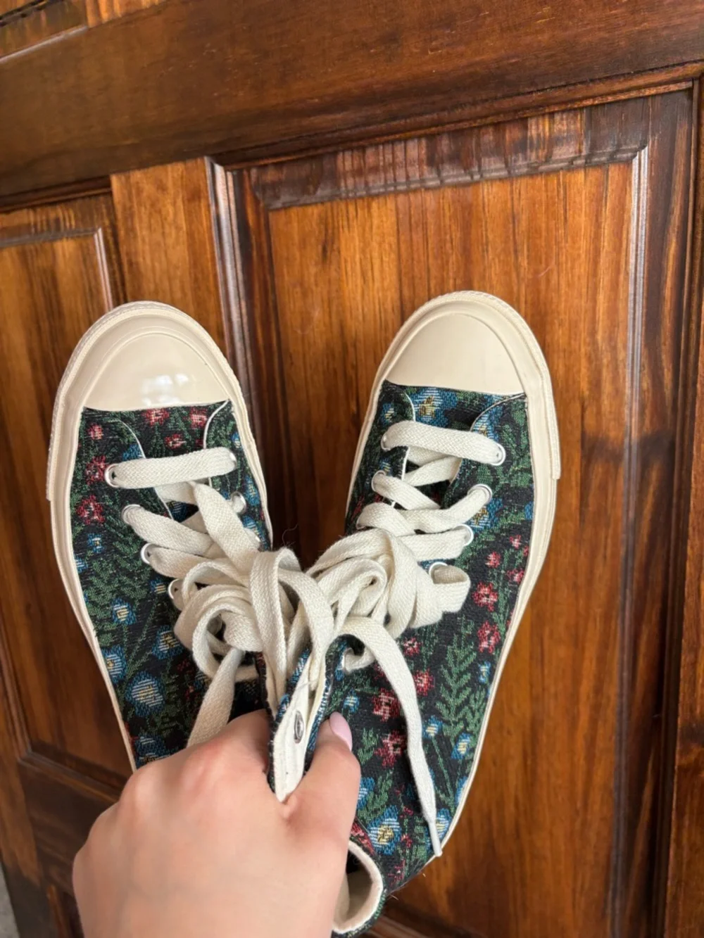 Women’s Converse Chuck 70 Tapestry High Top Sneakers - Picture 6 of 8
